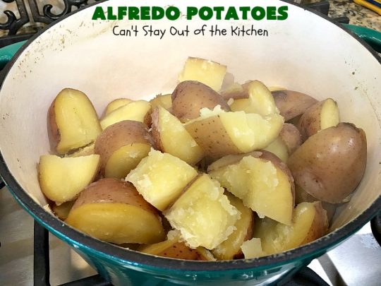 Alfredo Potatoes | Can't Stay Out of the Kitchen | one of the most enjoyable ways to enjoy #MashedPotatoes ever! Terrific for #holiday or company dinners. #potatoes #AlfredoSauce #AlfredoPotatoes