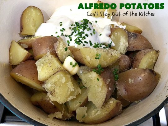 Alfredo Potatoes | Can't Stay Out of the Kitchen | one of the most enjoyable ways to enjoy #MashedPotatoes ever! Terrific for #holiday or company dinners. #potatoes #AlfredoSauce #AlfredoPotatoes