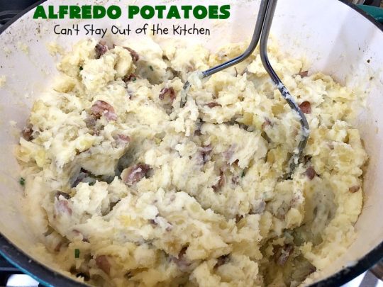 Alfredo Potatoes | Can't Stay Out of the Kitchen | one of the most enjoyable ways to enjoy #MashedPotatoes ever! Terrific for #holiday or company dinners. #potatoes #AlfredoSauce #AlfredoPotatoes