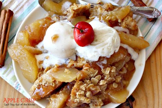 Apple Crisp | Can't Stay Out of the Kitchen | this dynamic #dessert is also fantastic served for #breakfast! Uses #LuckyLeaf #applepiefilling and has a streusel topping. #apples