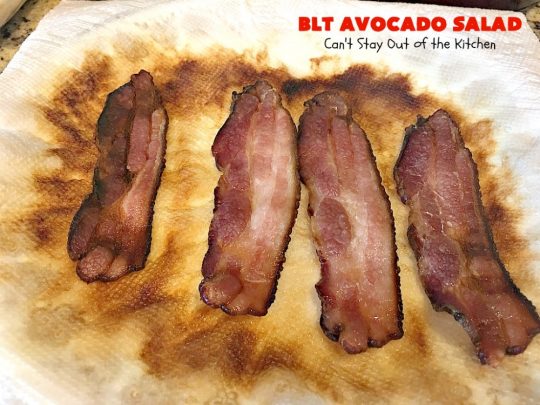 BLT Avocado Salad | Can't Stay Out of the Kitchen | we loved this delicious #bacon, lettuce & #tomato #salad with #avocados. So filling and satisfying. I made it healthier by using uncured, nitrate-free bacon & homemade #glutenfree croutons.