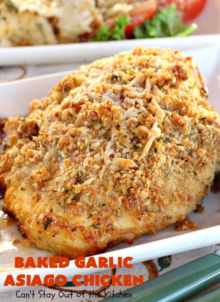 Baked Garlic Asiago Chicken | this 6-ingredient #chicken entree can be oven ready in 5 minutes! It's so mouthwatering & delicious that you'll want to serve it for company or #holiday dinners too. #asiago #MothersDay #FathersDay