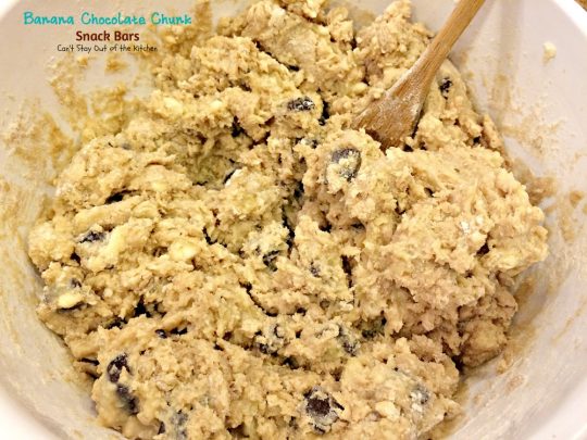 Banana Chocolate Chunk Snack Bars | Can't Stay Out of the Kitchen | delicious #shortbread bars with #bananas #chocolate chunks & #Greekyogurt. #dessert #cookie
