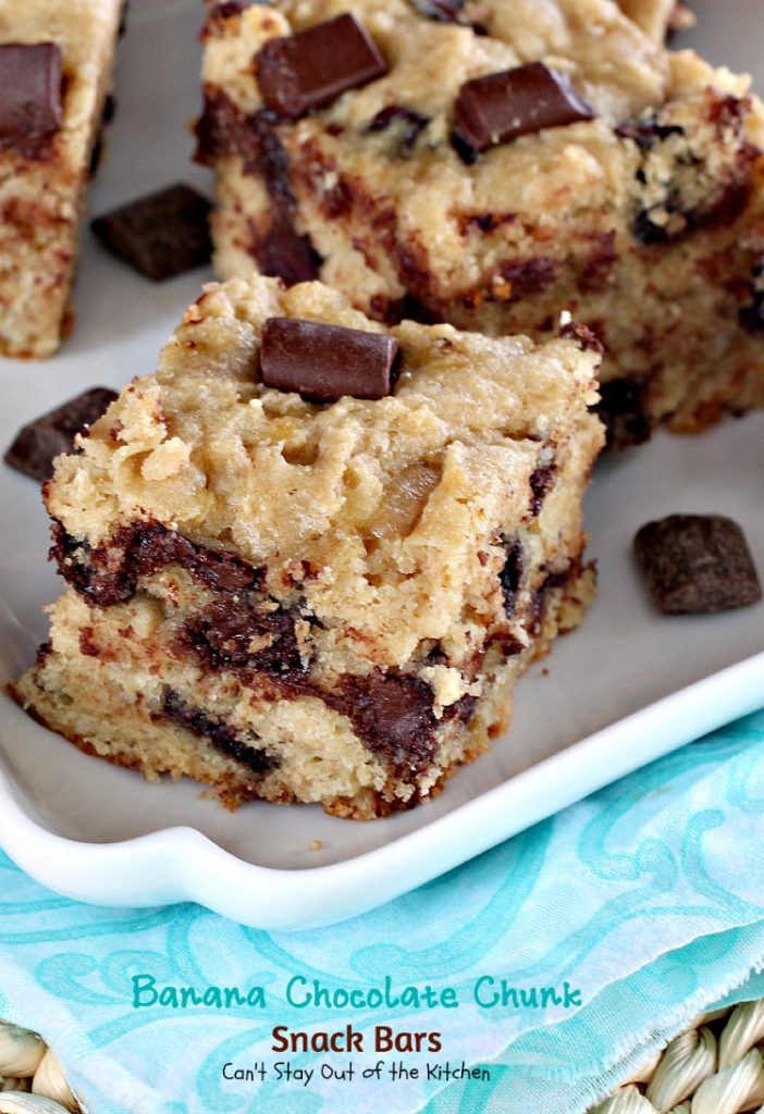 Banana Chocolate Chunk Snack Bars | Can't Stay Out of the Kitchen | delicious #shortbread bars with #bananas #chocolate chunks & #Greekyogurt. #dessert #cookie