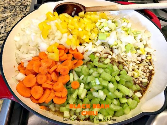 Black Bean Chili | Can't Stay Out of the Kitchen | fabulous #blackbean #chili recipe that's perfect for cold, winter days. It's healthy, #vegan, #glutenfree & #cleaneating. #TexMex #soup #MeatlessMondays