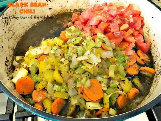 Black Bean Chili | Can't Stay Out of the Kitchen | fabulous #blackbean #chili recipe that's perfect for cold, winter days. It's healthy, #vegan, #glutenfree & #cleaneating. #TexMex #soup #MeatlessMondays