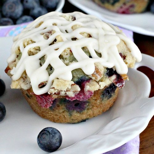 Blueberry Pecan Streusel Muffins | Can't Stay Out of the Kitchen