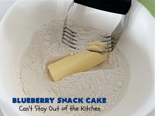 Blueberry Snack Cake | Can't Stay Out of the Kitchen | this lovely 7-ingredient #dessert is light & refreshing. It's filled with #blueberries & can be whipped up & on the table in 45 minutes. It's perfect for picnics, potlucks, backyard BBQs, or even #tailgating parties. #cake #BlueberryDessert #BlueberrySnackCake
