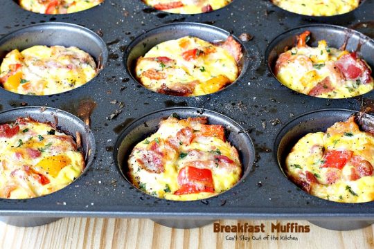 Breakfast Muffins | Can't Stay Out of the Kitchen | these #muffins are so cute and irresistible. They have a #hashbrown crust filled with #bacon #eggs and #cheese. Every mouthful is so scrumptious you won't want to stop at just one! #glutenfree #breakfast 