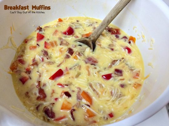 Breakfast Muffins | Can't Stay Out of the Kitchen | these #muffins are so cute and irresistible. They have a #hashbrown crust filled with #bacon #eggs and #cheese. Every mouthful is so scrumptious you won't want to stop at just one! #glutenfree #breakfast 