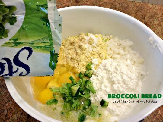 Broccoli Bread | Can't Stay Out of the Kitchen | this delicious #broccoli #cornbread is terrific as a side for soups & chili. Quick, easy and so delicious. #bread #BroccoliBread #cornmeal #cheese