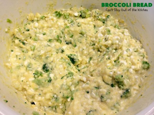Broccoli Bread | Can't Stay Out of the Kitchen | this delicious #broccoli #cornbread is terrific as a side for soups & chili. Quick, easy and so delicious. #bread #BroccoliBread #cornmeal #cheese