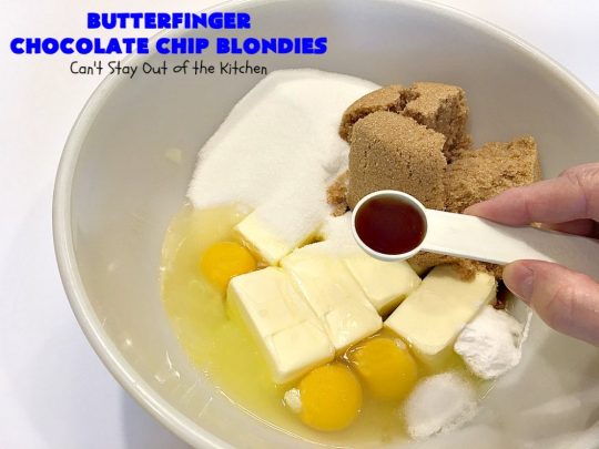 Butterfinger Chocolate Chip Blondies | Can't Stay Out of the Kitchen | these amazing #brownies contain #Butterfinger baking bits & #chocolate chips. They are so decadent and delightful! #peanutbutter #dessert #cookie #ButterfingerDessert