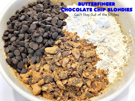 Butterfinger Chocolate Chip Blondies | Can't Stay Out of the Kitchen | these amazing #brownies contain #Butterfinger baking bits & #chocolate chips. They are so decadent and delightful! #peanutbutter #dessert #cookie #ButterfingerDessert