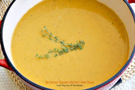 Butternut Squash-Bartlett Pear Soup | Can't Stay Out of the Kitchen | this #soup is absolutely awesome! #Butternutsquash & #pears never tasted so well together. It's easy to make and healthy, low calorie #clean-eating #glutenfree & #vegan.