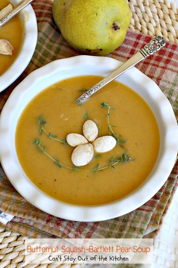Butternut Squash-Bartlett Pear Soup | Can't Stay Out of the Kitchen | this #soup is absolutely awesome! #Butternutsquash & #pears never tasted so well together. It's easy to make and healthy, low calorie #clean-eating #glutenfree & #vegan.