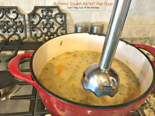 Butternut Squash-Bartlett Pear Soup | Can't Stay Out of the Kitchen | this #soup is absolutely awesome! #Butternutsquash & #pears never tasted so well together. It's easy to make and healthy, low calorie #clean-eating #glutenfree & #vegan.
