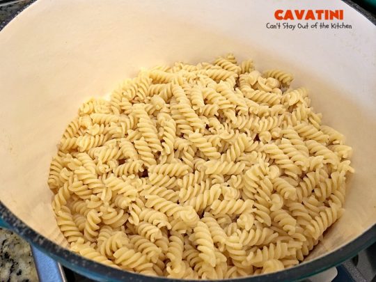 Cavatini | Can't Stay Out of the Kitchen | this kid-friendly #pasta #casserole includes spaghetti sauce #pepperoni, #mozzarella cheese & #glutenfree rotini noodles. So easy & delicious.