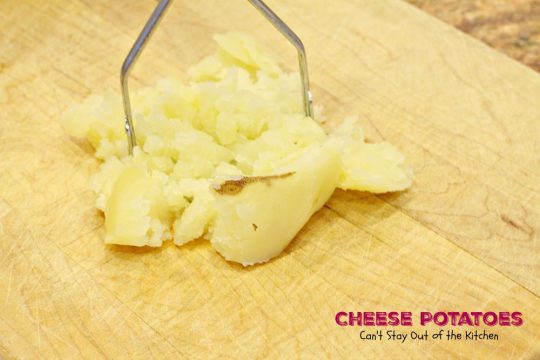 Cheese Potatoes | Can't Stay Out of the Kitchen | this easy & delicious #potato dish is perfect for #Father'sDay & other #holidays. Our family loves it! #glutenfree