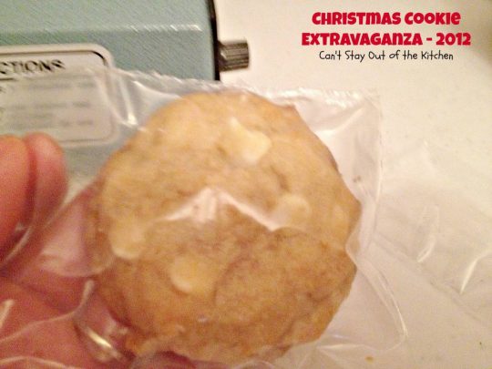 Christmas Cookie Extravaganza | Can't Stay Out of the Kitchen | 35 of the most scrumptious #Christmas #cookie recipes with tips for packing and shipping. #dessert