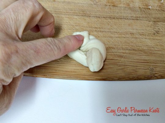 Easy Garlic Parmesan Knots | Can't Stay Out of the Kitchen | this amazing #appetizer is so quick and easy to make since it starts with frozen #bread dough. It's wonderful served with homemade marinara sauce & it's a great option for #tailgating parties or the #SuperBowl. #garlic #parmesancheese