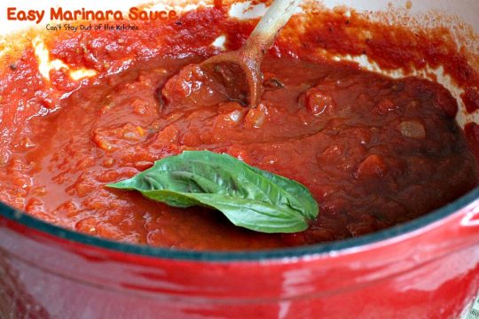 Easy Marinara Sauce | Can't Stay Out of the Kitchen | the most delicious homemade #marinarasauce. So quick and easy to make. Great with #pasta or #garlicbread. #Italian