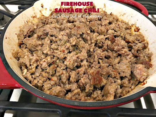 Firehouse Sausage Chili | This fantastic #chili uses #Italian #sausage, 2 kinds of #beans and a #chili seasoning packet to amp up the flavors. It's made in the #crockpot so it's incredibly easy.