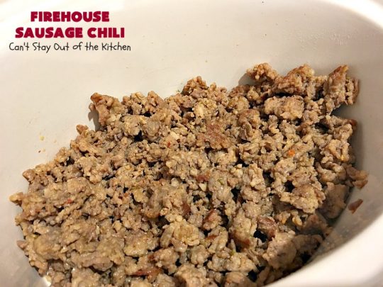 Firehouse Sausage Chili | This fantastic #chili uses #Italian #sausage, 2 kinds of #beans and a #chili seasoning packet to amp up the flavors. It's made in the #crockpot so it's incredibly easy.