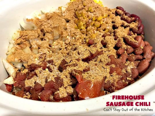 Firehouse Sausage Chili | This fantastic #chili uses #Italian #sausage, 2 kinds of #beans and a #chili seasoning packet to amp up the flavors. It's made in the #crockpot so it's incredibly easy.