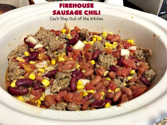 Firehouse Sausage Chili | This fantastic #chili uses #Italian #sausage, 2 kinds of #beans and a #chili seasoning packet to amp up the flavors. It's made in the #crockpot so it's incredibly easy.