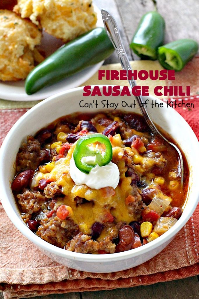 Firehouse Sausage Chili | This fantastic #chili uses #Italian #sausage, 2 kinds of #beans and a #chili seasoning packet to amp up the flavors. It's made in the #crockpot so it's incredibly easy.