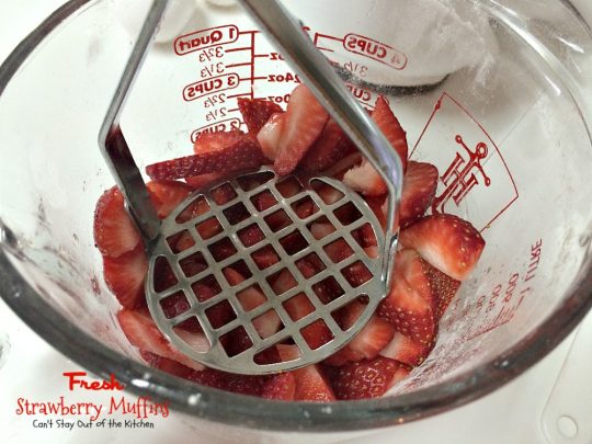 Fresh Strawberry Muffins | Can't Stay Out of the Kitchen | these lovely #muffins are so quick and easy to make. They're a great #holiday favorite, but something you can whip up any time of the year. #strawberries