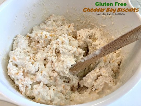 Gluten Free Cheddar Bay Biscuits | Can't Stay Out of the Kitchen | these #copycat #RedLobster #CheddarBayBiscuits are awesome! Loved this #glutenfree version. Great for a #holiday #breakfast too. #biscuits