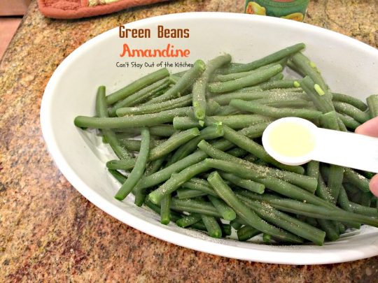 Green Beans Amandine | Can't Stay Out of the Kitchen | super quick, easy and delicious #sidedish. Healthy and low calorie, too. #greenbeans #glutenfree #vegan