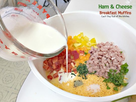 Ham and Cheese Breakfast Muffins | Can't Stay Out of the Kitchen | these #breakfast #muffins are so scrumptious. They're great for on-the-go breakfasts, too. #ham #eggs #cheese #hashbrowns #glutenfree