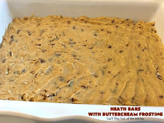 Heath Bars with Buttercream Frosting | Can't Stay Out of the Kitchen | these bar-type #cookies are divine! Amazing icing makes them spectacular. Uses #HeathCandyBars. #chocolate #dessert