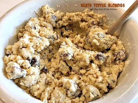 Heath Toffee Blondies | Can't Stay Out of the Kitchen | these amazing #cookies use #HeathToffeeBars so they're filled with #chocolate & #toffee. So, so good! #dessert