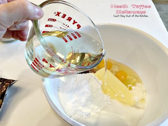 Heath Toffee Meltaways | Can't Stay Out of the Kitchen | these fantastic #sugarcookies dissolve in your mouth! Made with vanilla chips and #HeathEnglishToffeeBits. They're amazing. #cookie #dessert #tailgating