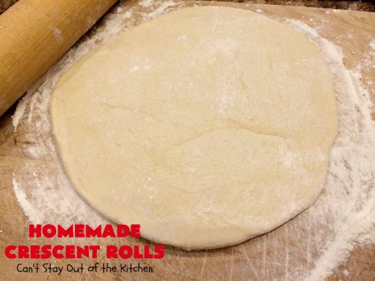 Homemade Crescent Rolls | Can't Stay Out of the Kitchen | these fantastic homemade #dinnerrolls can be made up a week in advance & stored in the refrigerator before baking. That makes them perfect for #holidays like #Thanksgiving or #Christmas. Make the #recipe a few days ahead & then roll out & bake the day you need them! #crescentrolls #bread #rolls #baking #homemadecrescentrolls #homemadedinnerrolls