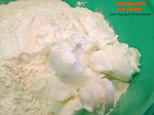 Homemade Pie Crust | Can't Stay Out of the Kitchen | My Mom's old-fashioned #recipe is the best, flakiest homemade #PieCrust ever! #Pie #dessert #HomemadePieCrust