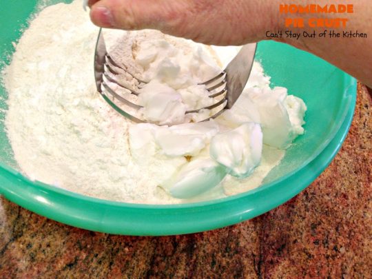 Homemade Pie Crust | Can't Stay Out of the Kitchen | My Mom's old-fashioned #recipe is the best, flakiest homemade #PieCrust ever! #Pie #dessert #HomemadePieCrust