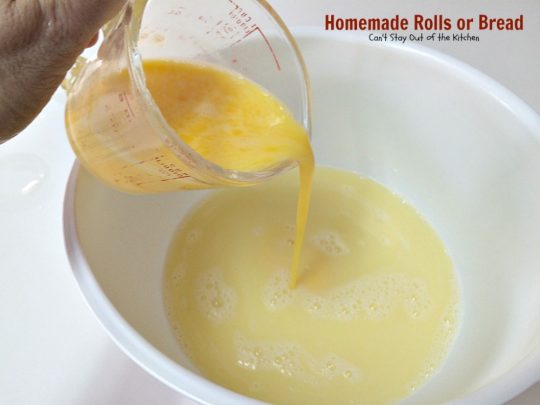 Homemade Rolls or Bread |Can't Stay Out of the Kitchen | these amazing homemade #rolls are reminiscent of #King'sHawaiianRolls. They are a little on the sweet side and so delicious. Wonderful for #holiday menus. #bread #homemadebread