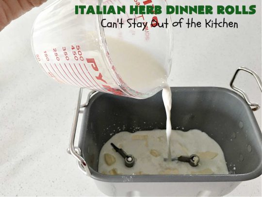 Italian Herb Dinner Rolls | Can't Stay Out of the Kitchen | these easy #NoKnead #DinnerRolls are fantastic! They're flavored with dried herbs like #basil, #thyme & #marjoram so they just pop in flavor. Terrific side for soup or chili, but also fantastic to serve for company or #holiday meals like #Easter or #MothersDay. Every bite is mouthwatering and irresistible! #bread #ItalianHerbDinnerRolls