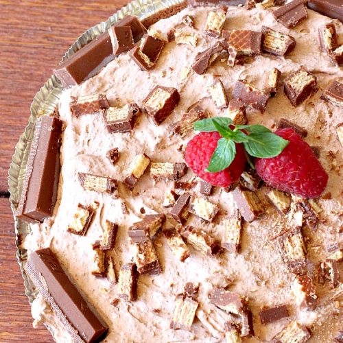 Kit Kat Chocolate Pie | Can't Stay Out of the Kitchen | this easy 5-ingredient #recipe is heavenly. It uses #chocolate pudding, a chocolate crumb crust & #KitKatBars. Every bite will have you drooling. #dessert #ChocolatePie #pie #ChocolateDessert #HolidayDessert #KitKatDessert #KitKatChocolatePie #5IngredientDessert