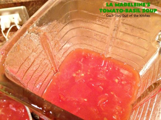 LaMadeleine's Tomato-Basil Soup | Can't Stay Out of the Kitchen | Easy 30-minute #soup that's perfect comfort food for the fall. This is the #LaMadeleines #tomatobasilsoup #recipe that was provided to #DallasMorningNews. #tomatoes #basil #glutenfree #tomatosoup
