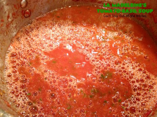 LaMadeleine's Tomato-Basil Soup | Can't Stay Out of the Kitchen | Easy 30-minute #soup that's perfect comfort food for the fall. This is the #LaMadeleines #tomatobasilsoup #recipe that was provided to #DallasMorningNews. #tomatoes #basil #glutenfree #tomatosoup