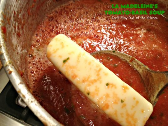 LaMadeleine's Tomato-Basil Soup | Can't Stay Out of the Kitchen | Easy 30-minute #soup that's perfect comfort food for the fall. This is the #LaMadeleines #tomatobasilsoup #recipe that was provided to #DallasMorningNews. #tomatoes #basil #glutenfree #tomatosoup