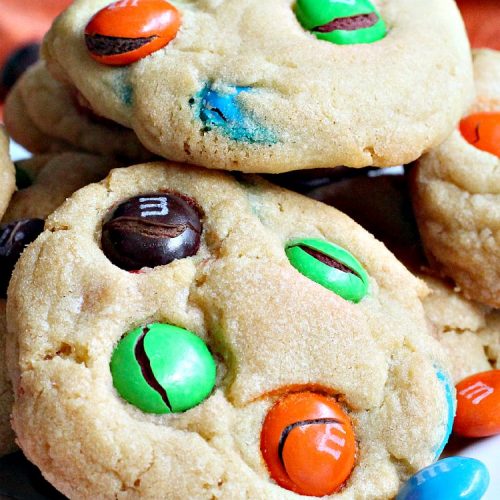 M&M Party Cookies | Can't Stay Out of the Kitchen