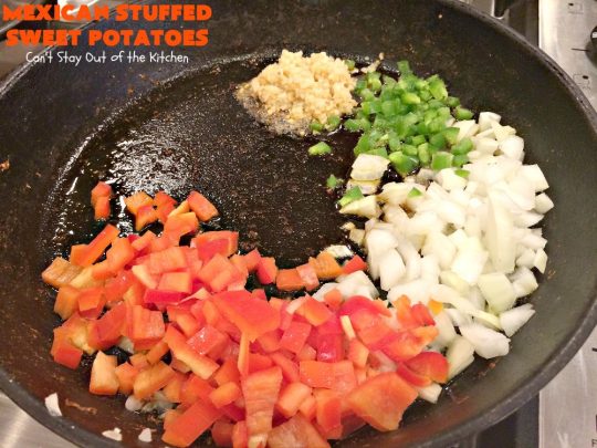 Mexican Stuffed Sweet Potatoes | I LOVE these mouthwatering #sweetpotatoes! They're hearty, filling and substantial enough for #MeatlessMondays. This #TexMex version is so flavorful & sumptuous you won't want to stop eating them. I sure didn't. Healthy, clean-eating #glutenfree #CincoDeMayo