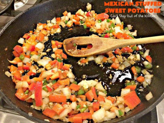 Mexican Stuffed Sweet Potatoes | I LOVE these mouthwatering #sweetpotatoes! They're hearty, filling and substantial enough for #MeatlessMondays. This #TexMex version is so flavorful & sumptuous you won't want to stop eating them. I sure didn't. Healthy, clean-eating #glutenfree #CincoDeMayo